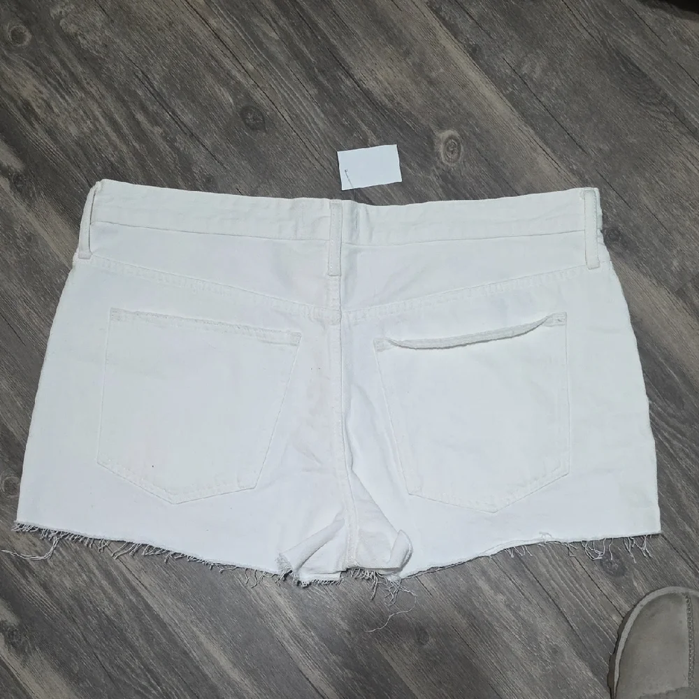 NWT Madewell White Denim Cutoff Shorts Size 33